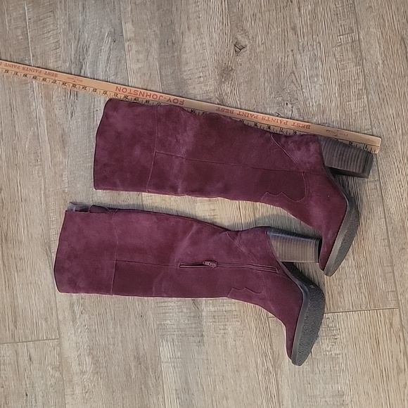 Steve madden suede boots. Nwot. Never wore. 6.5m ( burgundy) - Picture 6 of 15